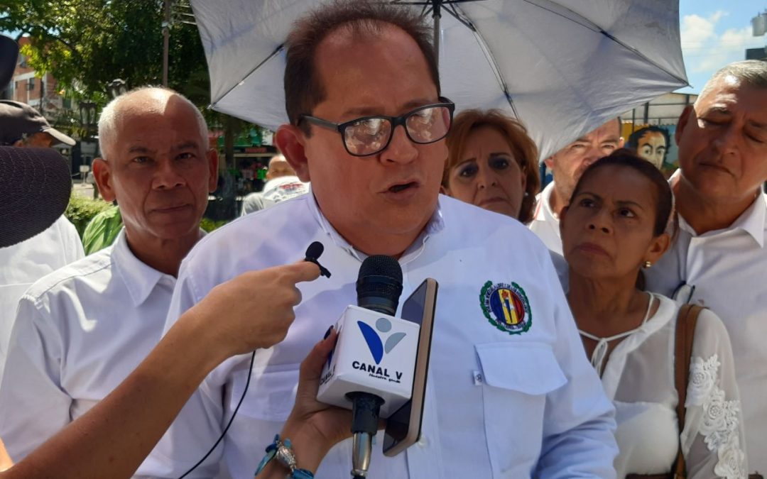 Alcalde Lisandro Segura presentó nuevo proyecto de Becas en beneficio de los vigienses