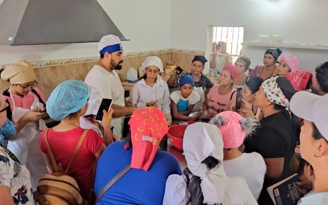 Cien jóvenes de El Vigía hacen cursos en el IMJAA