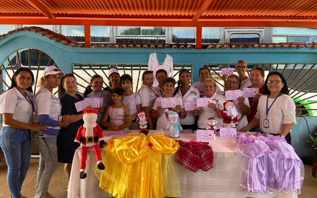 Immigaa certificó a 20 féminas que participaron en los cursos de Panadería, Corte y Costura Básica