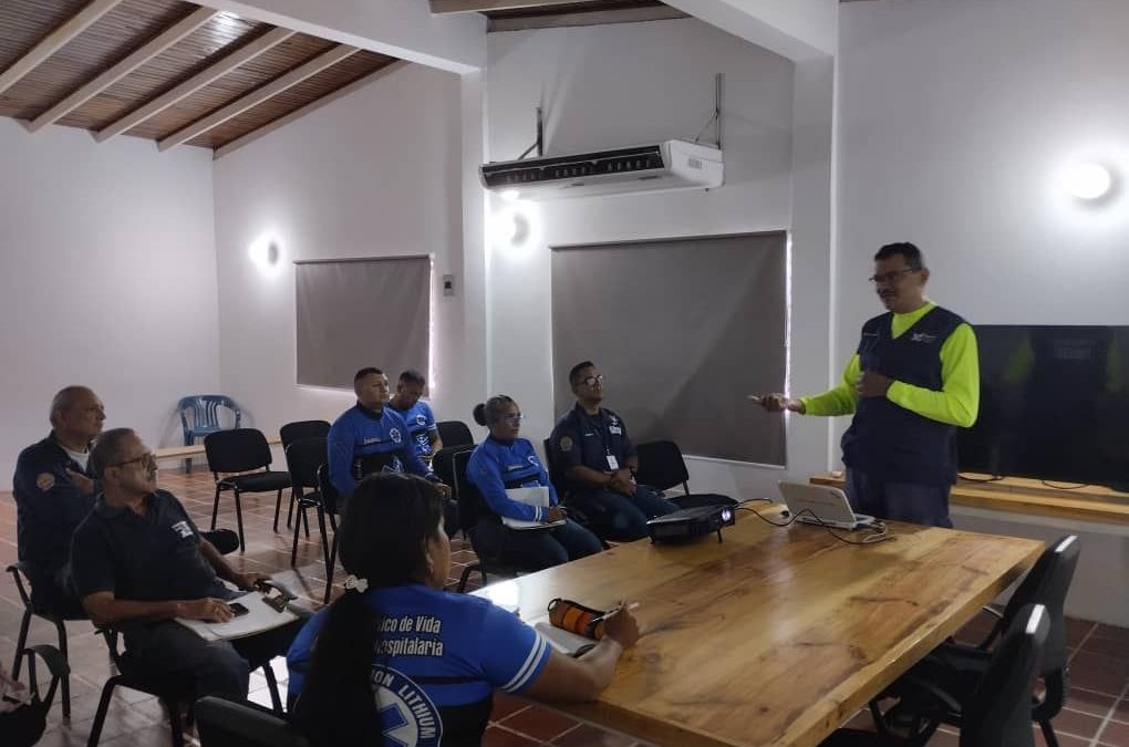 Funcionarios de Ugradmaa actualizan conocimientos en gestión de riesgos