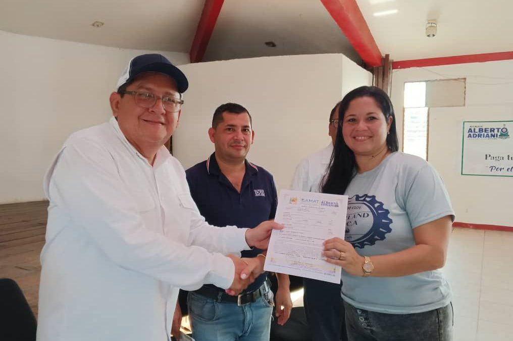 Alcaldía de El Vigía entrega 92 licencias de actividad económica