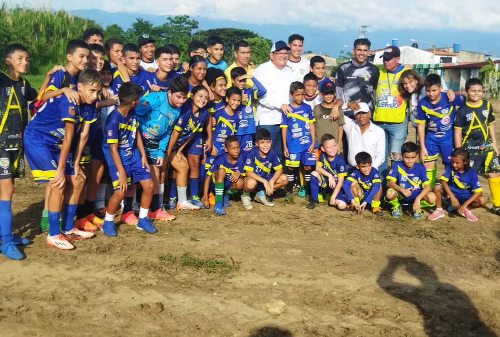 Inician trabajos en Cancha de fútbol campo “Renacer Académico”