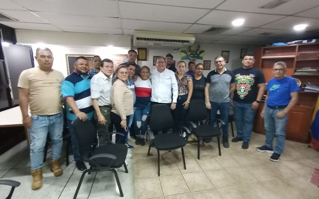 Alcaldía acuerda con gremio de Licoreros garantizar cumplimiento de la normativa