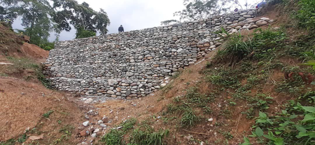 Alcaldía vigíense construyó de muro de gaviones en Mocacay
