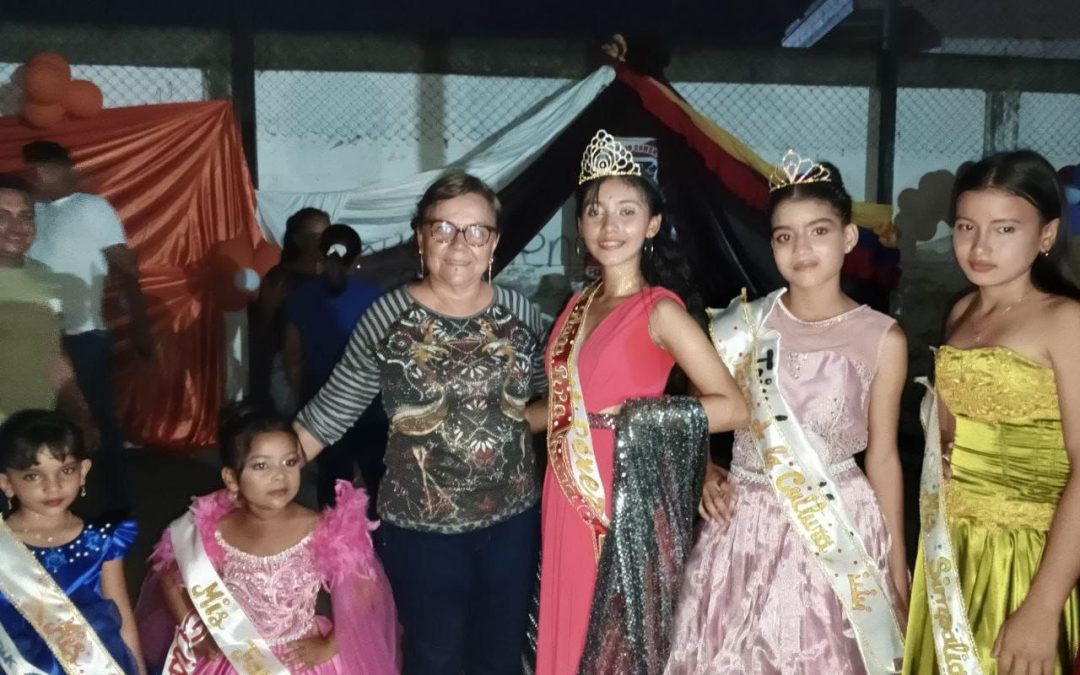 Con éxito se efectuó elección y coronación de la Reina del sector Rosa Virginia