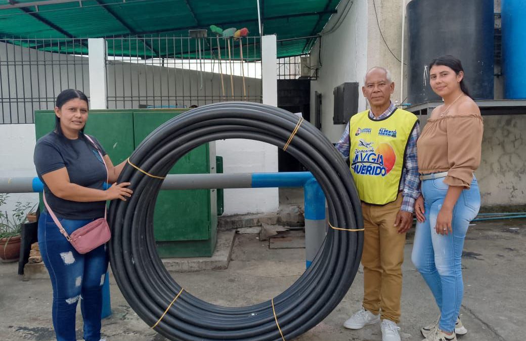 Manguera para agua potable beneficiará a más de 20 familias en El Mirador parte baja