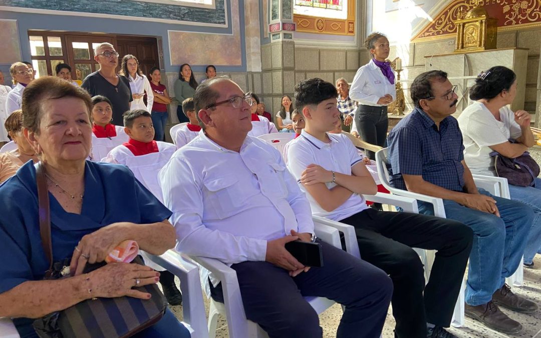 Alcalde Lisandro Segura acompañó Misa Crismal como un acto de fe y esperanza