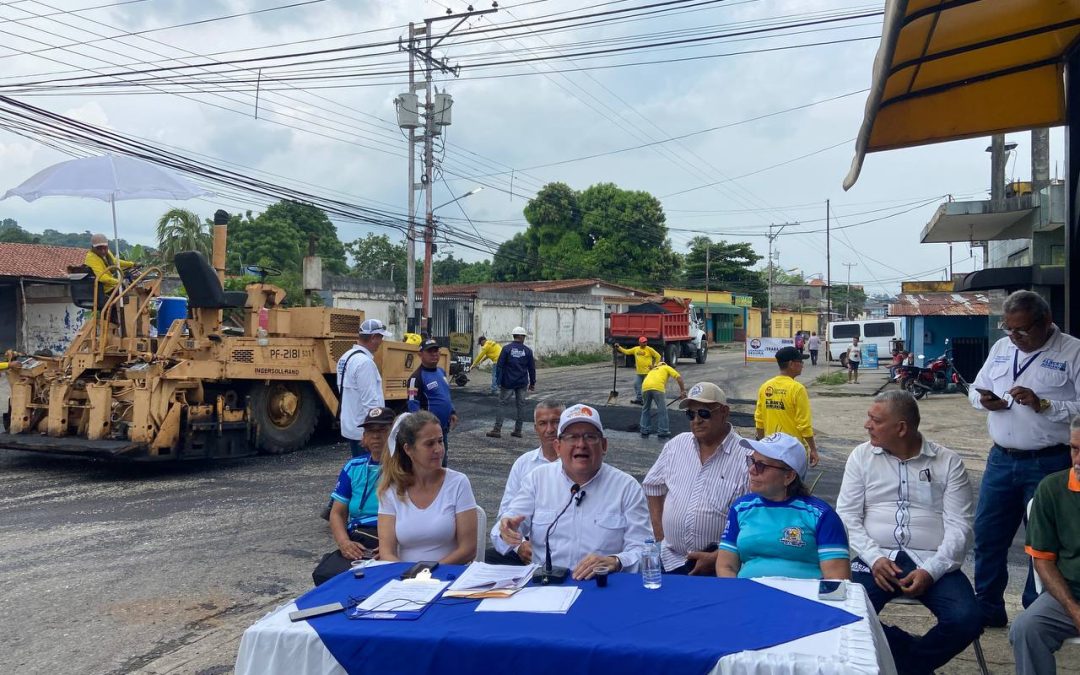 Plan de Asfaltado en El Vigía desde el sector El Paraíso avanza en un 50%