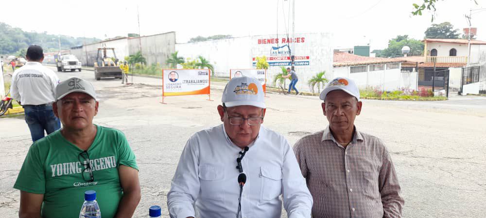 Lisandro Segura informó sobre acciones del gobierno en su programa radial