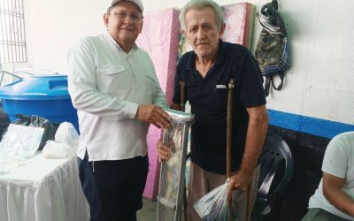 Alcalde Lisandro Segura reafirma su compromiso social con la entrega de ayudas a ciudadanos