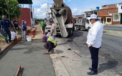 Gobierno de Lisandro Segura inició construcción de aceras en la comunidad Rosa Virginia