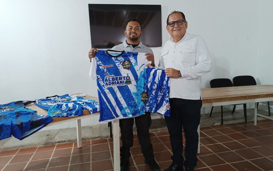 Lisandro Segura donó 19 uniformes a equipo Golden Club Quebrada Blanca 