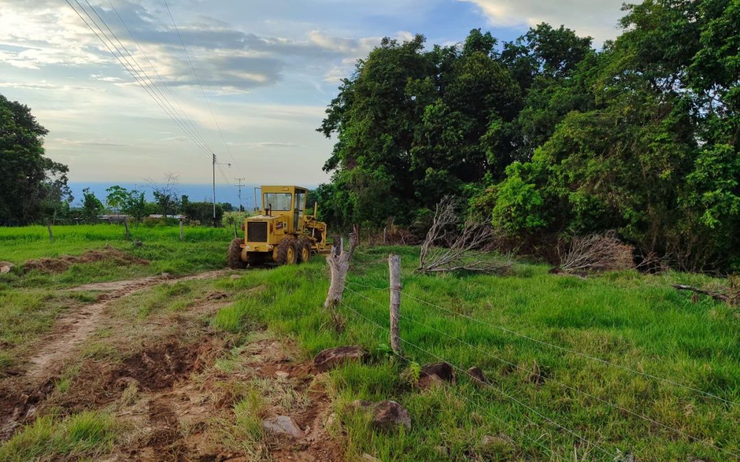 Gobierno de Lisandro Segura inició rehabilitación de vialidad en Mesa Alta 
