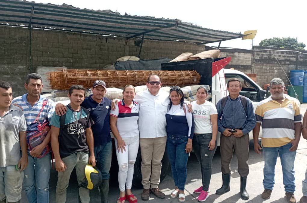 Lisandro Segura entregó material de construcción a la comunidad El Trapiche Parte Alta  