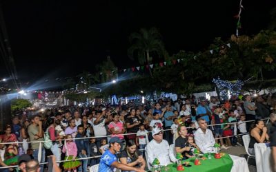 Mucujepe se iluminó con alegría en su parrandón navideño