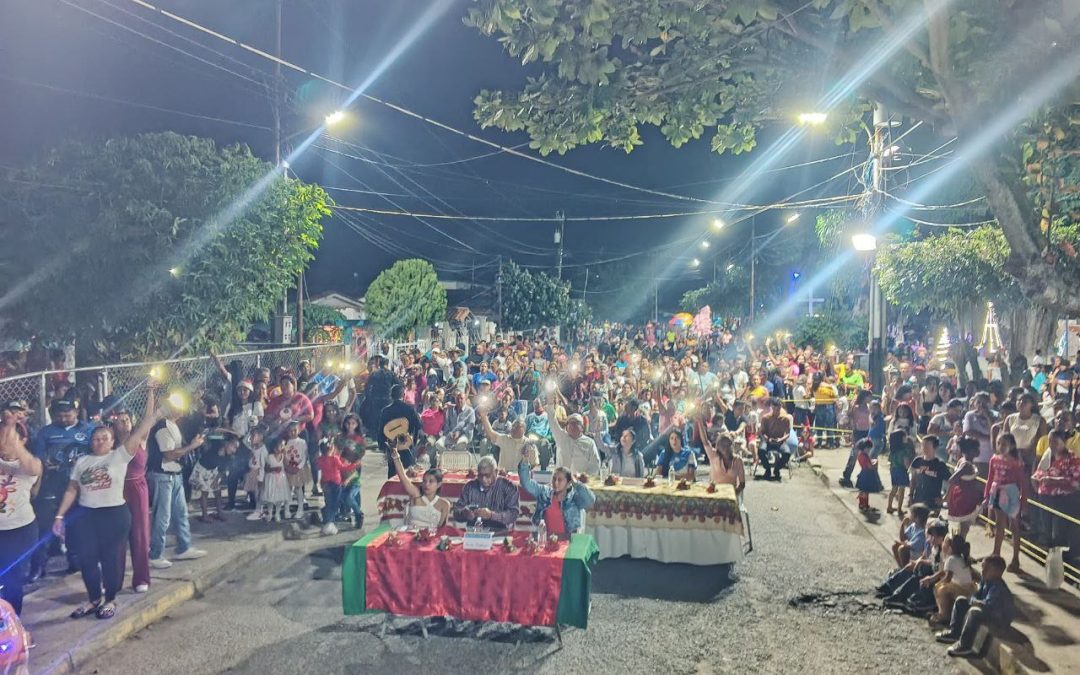 Los Naranjos se vistió de navidad para celebrar el quinto parrandón