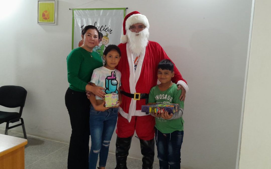 Primera dama de El Vigía entregó regalos a participantes del concurso mejor Carta al Niño Jesús
