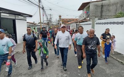 Lisandro Segura acompañó desfile inaugural del Campeonato Municipal Comunitario Futsala