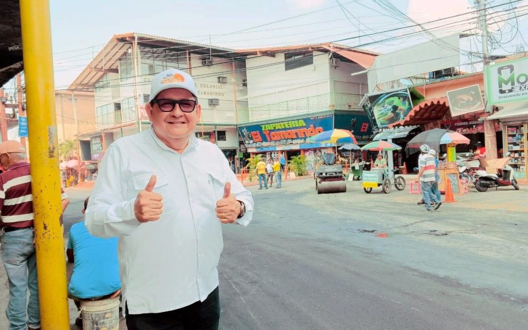 Lisandro Segura avanza con el Plan de Asfaltado y Bacheo 2025 en el corazón comercial de El Vigía