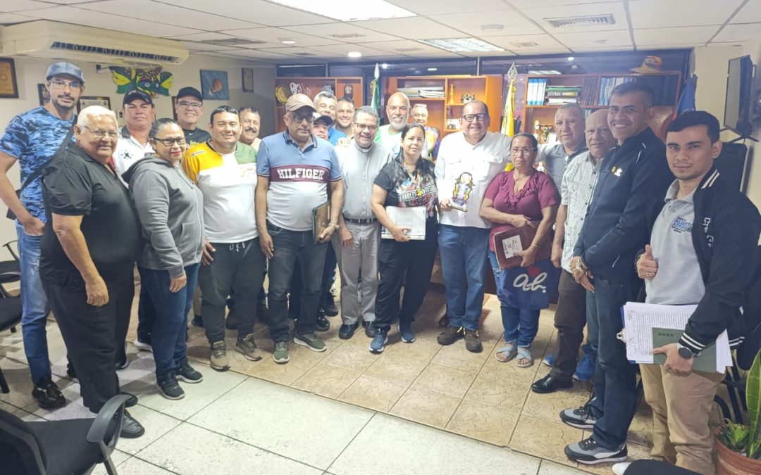 Alcalde Lisandro Segura y representantes de sóftbol en Alberto Adriani consolidan acuerdos