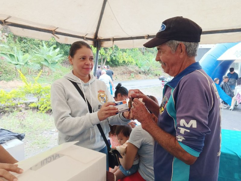Gestión de Lisandro Segura atendió a más de 100 personas en jornada social en Roca Julia