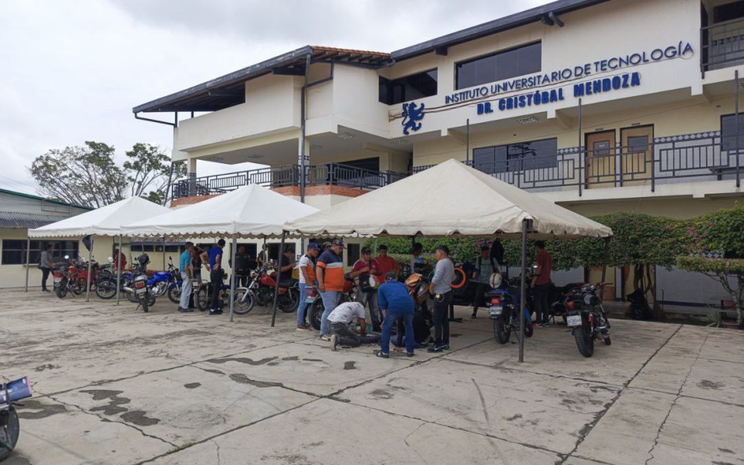 Lisandro Segura sostuvo un encuentro con los participantes del curso de motos del Plan Siembra “Julio Suárez”