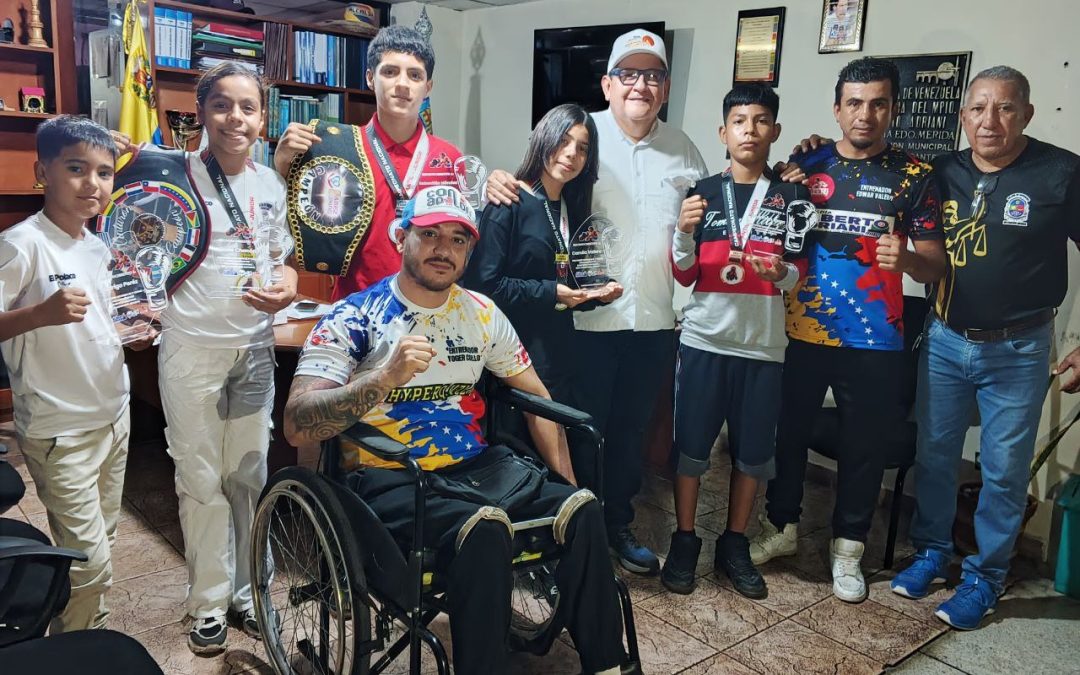 Alcalde Lisandro Segura honra a jóvenes boxeadores vigienses por su triunfo nacional