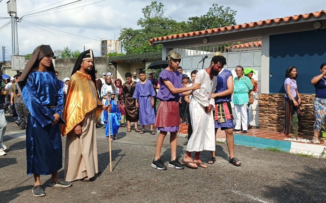 Más de 300 personas participaron en el Viacrucis Viviente en El Vigía