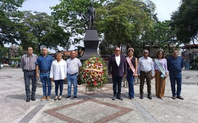 Alcaldía Alberto Adriani conmemoró 242 años del natalicio de Simón Bolívar