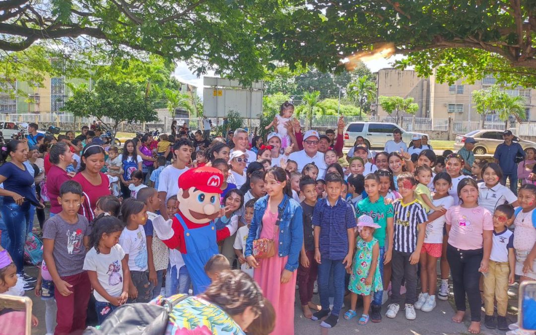 Alcalde Lisandro Segura llevó sonrisas a miles de Niños de Alberto Adriani en su día