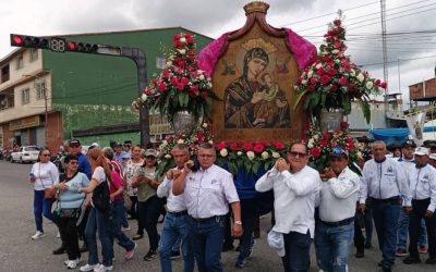 Vigienses celebraron con devoción el día de la Patrona Nuestra Señora del Perpetuo Socorro