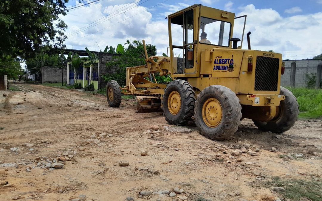 Gobierno de Lisandro Segura rehabilita calles en El Naranjal
