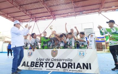Lisandro Segura entregó “Copa Ciudad El Vigía 2025” tras finales del torneo de Futsala