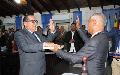 Lisandro Segura tomó juramento como alcalde para el período 2025-2029