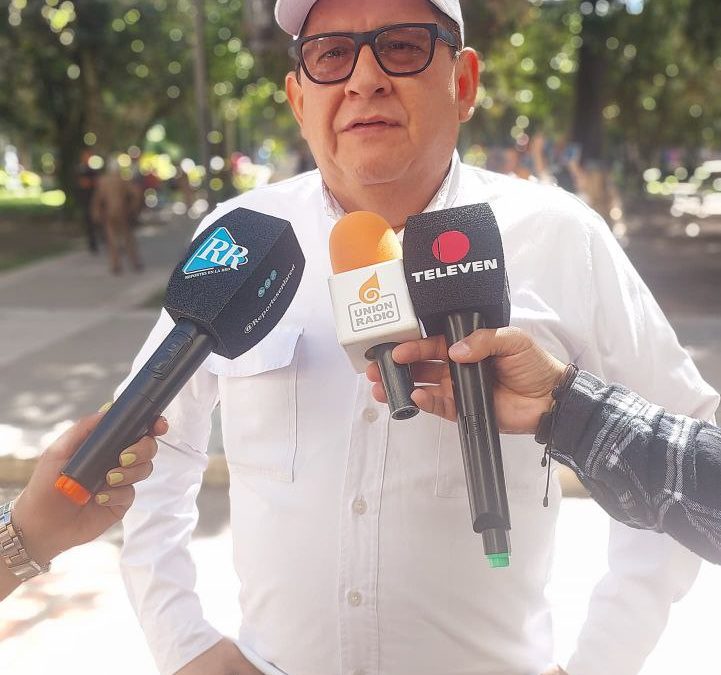 Lisandro Segura anuncia ingreso de maquinaria pesada al sector el dique del río Chama