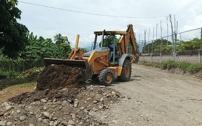 Gobierno de Lisandro Segura recupera vialidad agrícola en el sector La Pedeca