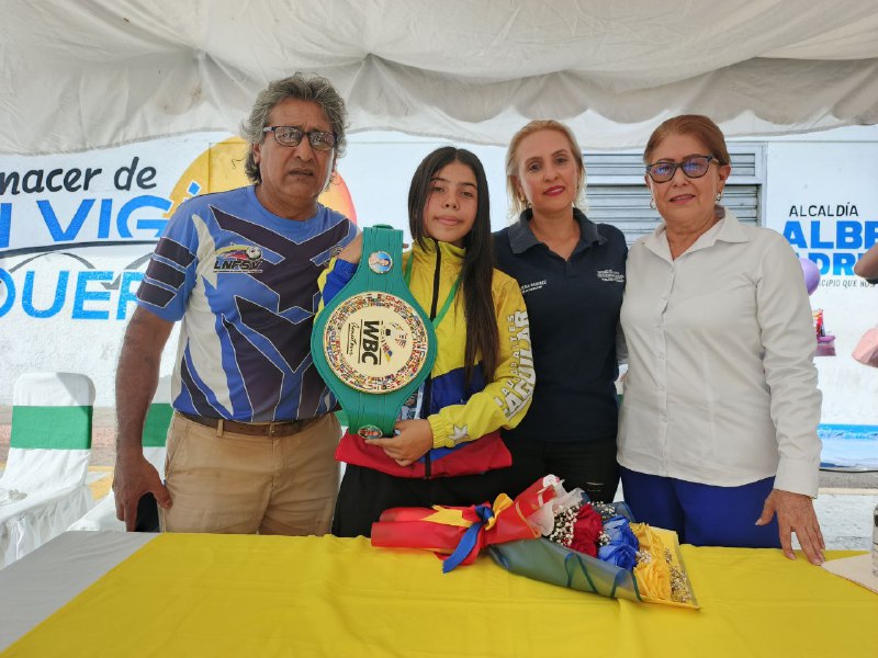 Vigienses recibieron con alegría a la campeona mundial de boxeo Camila Valero 