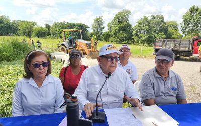 Lisandro Segura anuncia construcción de pozo profundo y otras obras en su programa radial