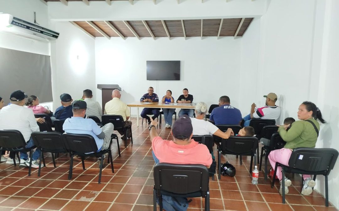 Funcionarios del Inbies sostuvieron reunión informativa con el gremio de expendedores de fuegos artificiales