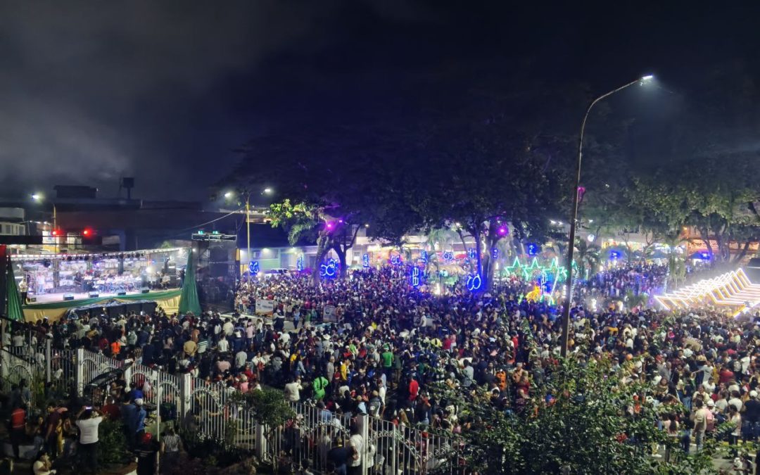 Alcalde Lisandro Segura dio la bienvenida a la Navidad con el Tradicional Encendido de Luces