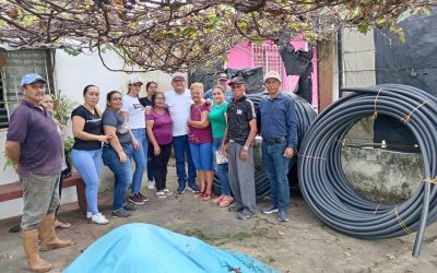 Alcalde Lisandro Segura dotó de 400 metros de manguera a la comunidad 19 de abril
