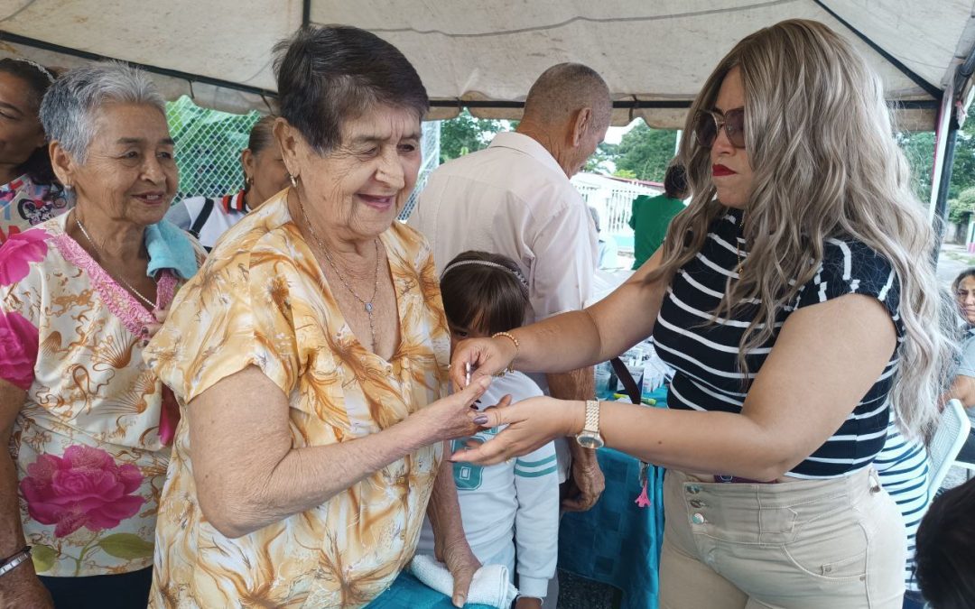 Gobierno de Lisandro Segura atendió a más de 160 personas en jornada social en La Blanca