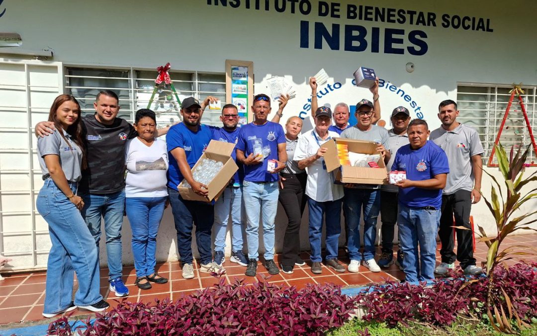 Gremio de Expendedores de Fuegos Artificiales entregaron donativo al Inbies