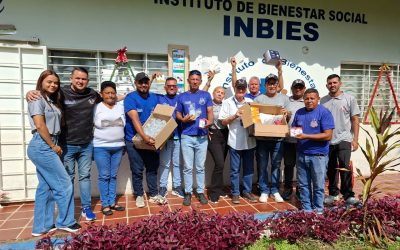 Gremio de Expendedores de Fuegos Artificiales entregaron donativo al Inbies