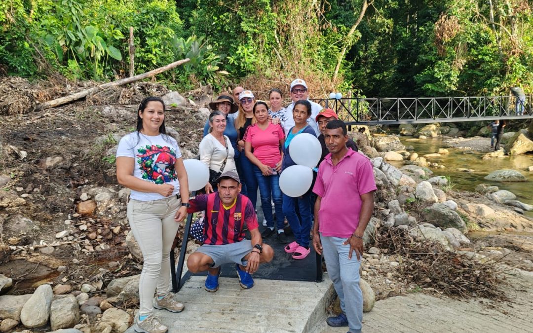 Gestión de Lisandro Segura construyó pasarela en Quebrada San Pablo