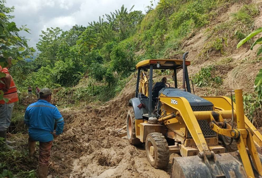 Gobierno de Lisandro Segura ejecuta despeje de vía en Caño Gómez