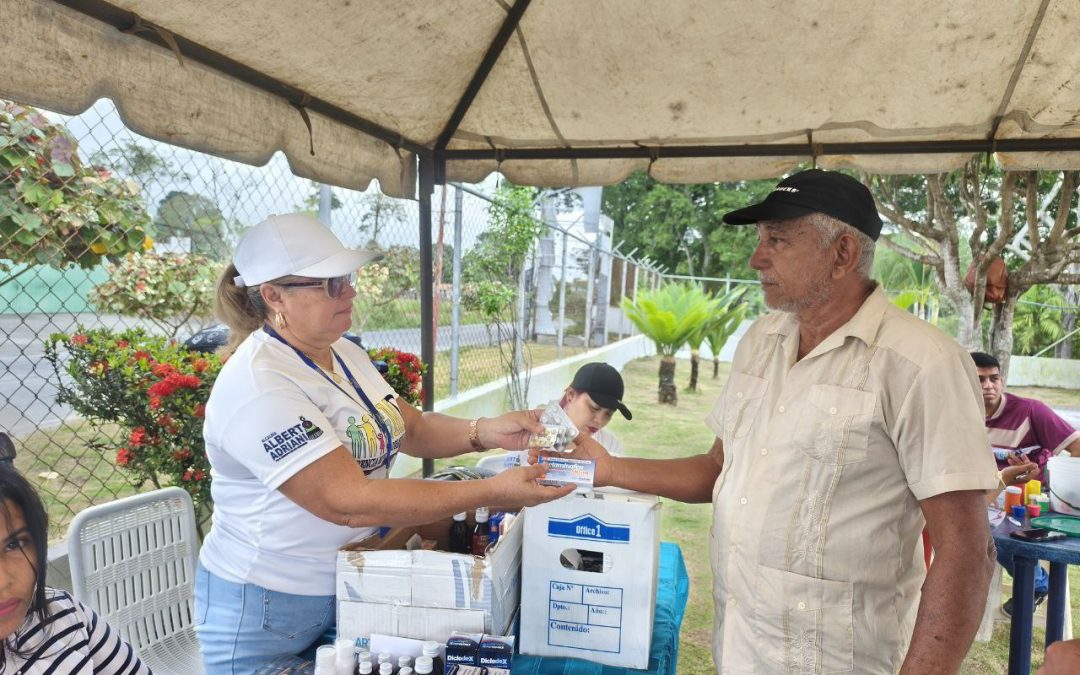 Gobierno de Lisandro Segura atendió a más de 100 personas en jornada social en Agua Linda
