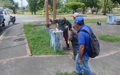 Sustituyen válvula del alimentador “La Pedregosa” en Avenida Páez