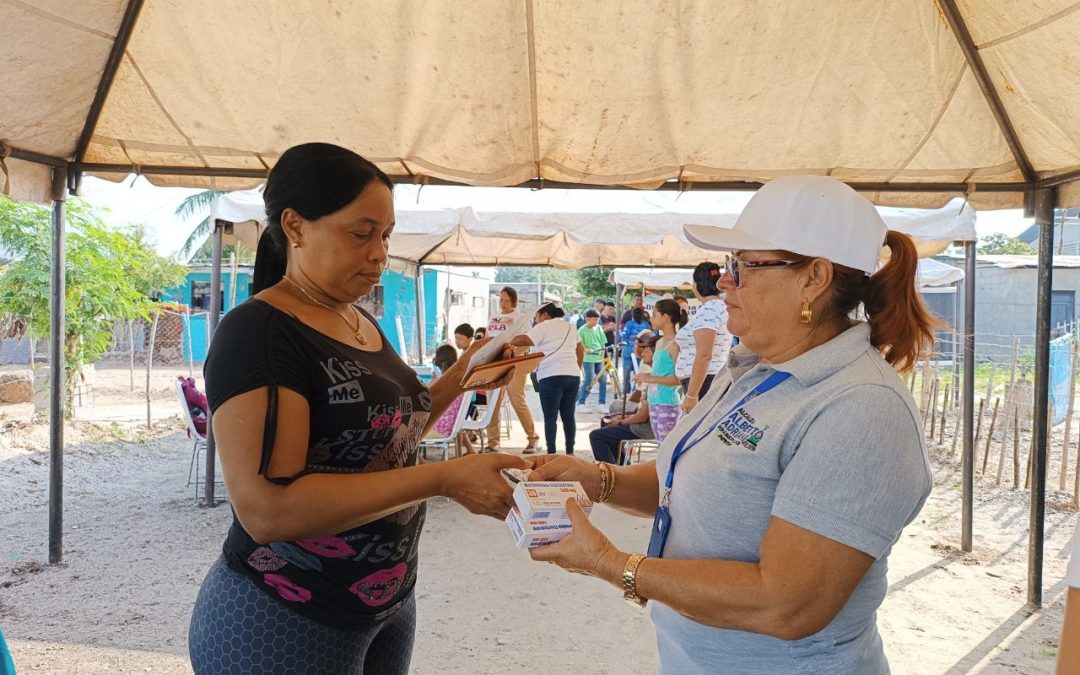 Gobierno de Lisandro Segura atendió a más de 200 personas en jornada social en 24 de Febrero