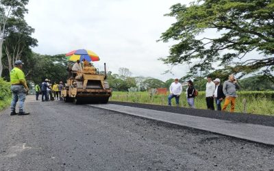 Gestión de Lisandro Segura inició plan de asfaltado y bacheo en la vía hacia Los Naranjos